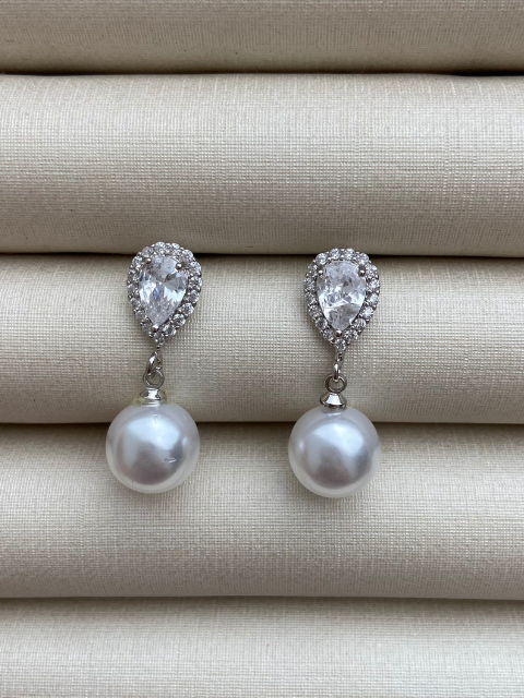 Brinco Gota Cravejada Pérola