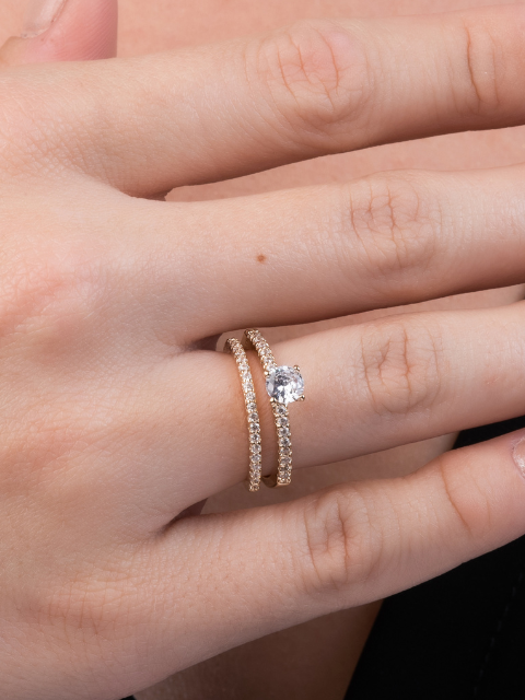 Anel Solitário com Aparador Banhado a Ouro 18k