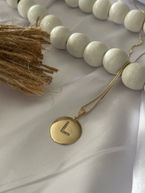 Colar Letra Medalha Ouro 18k