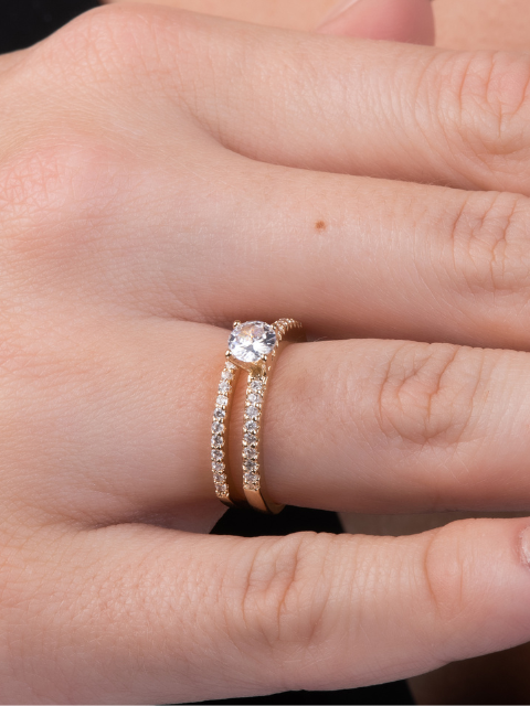 Anel Solitário com Aparador Banhado a Ouro 18k