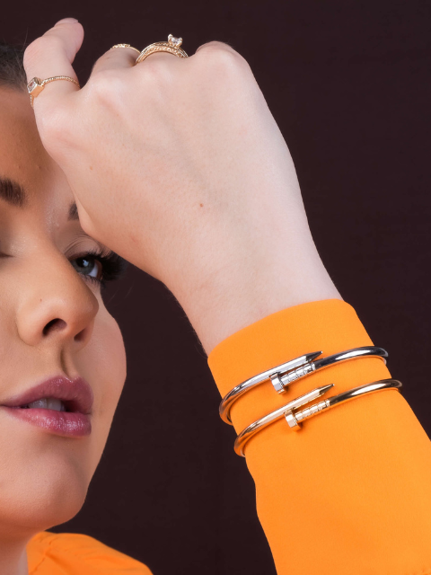 Bracelete Prego Liso Banhado a Ródio Branco