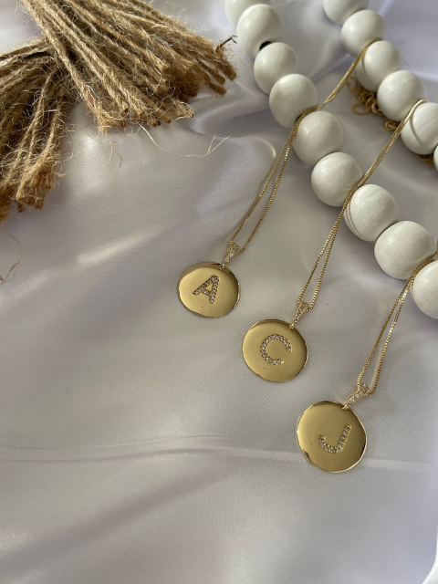 Colar Letra Medalha Ouro 18k