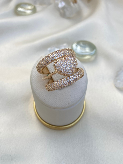 Anel Coração com Dois Aparadores Cravejado de Zircônia