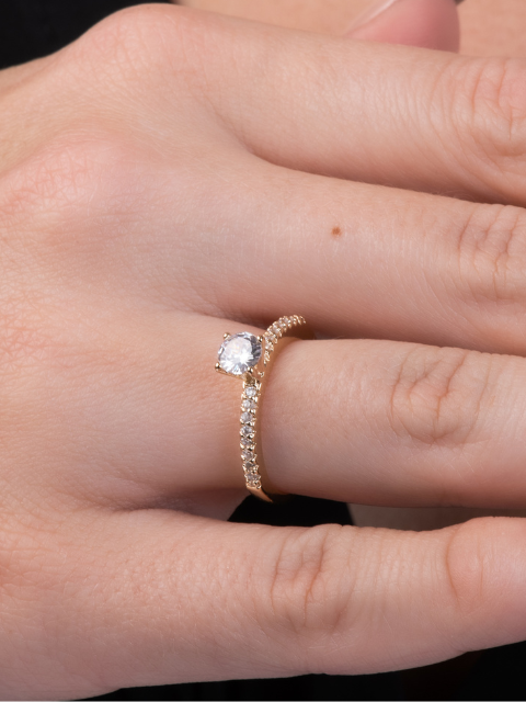 Anel Solitário Cravejado de Zircônia Ouro 18k