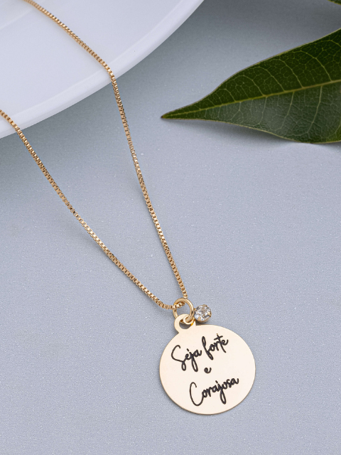 Colar Seja forte e Corajosa Resinado com Ponto de Luz