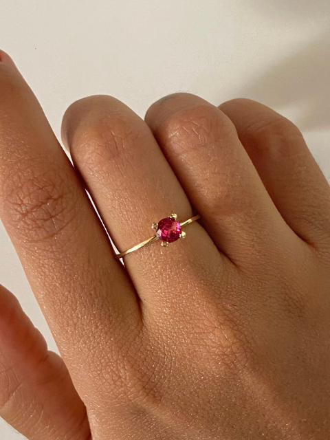 Anel Solitário Delicado Zircônia Rosa