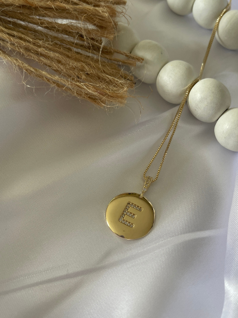 Colar Letra Medalha Ouro 18k