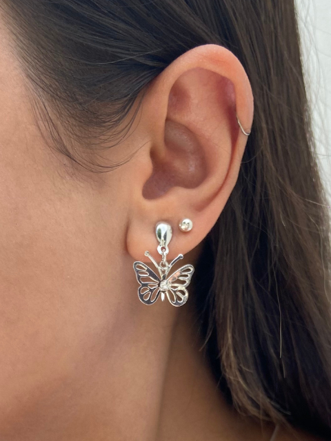 Brinco Borboleta Vazada com Ponto de Luz