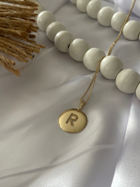 Colar Letra Medalha Ouro 18k