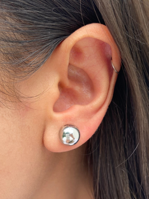 Brinco de Bola Médio Liso