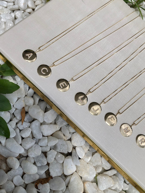 Colar Letra Medalha Ouro 18k