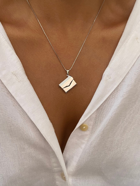 Colar Cartinha Relicário