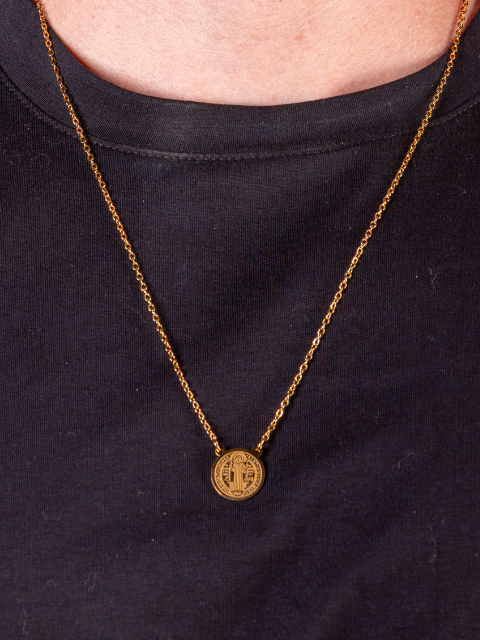 Escapulário São Bento Aço Inox Ouro