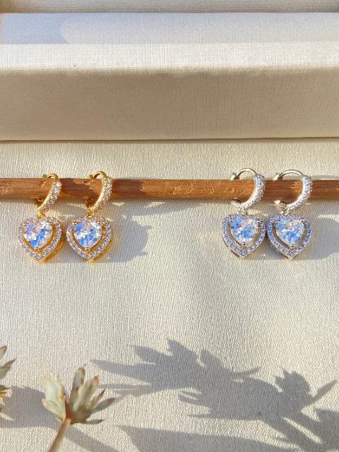 Brinco Click Coração Zircônias