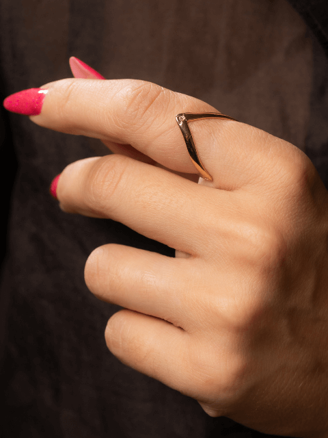 Anel V Liso com Zircônia