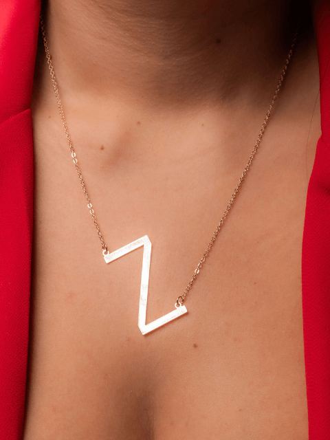 Colar Letra Liso Banhado a Ouro 18k