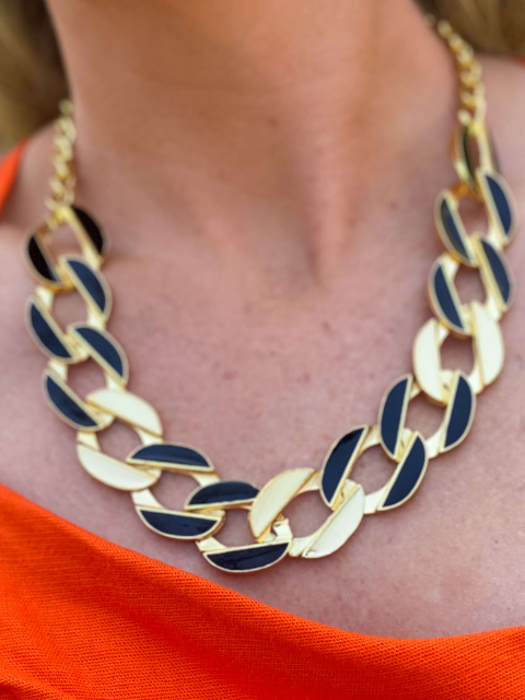 Colar Elos Esmaltado Preto e Branco Banhado a Ouro 18k