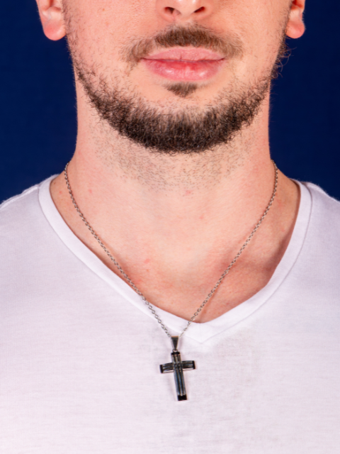 Corrente com Pingente Cruz Fileiras Aço Inox